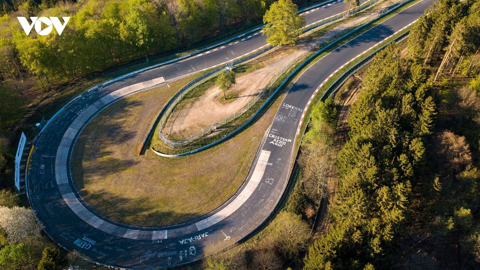 Bảng xếp hạng những chiếc xe nhanh nhất tại đường đua Nurburgring