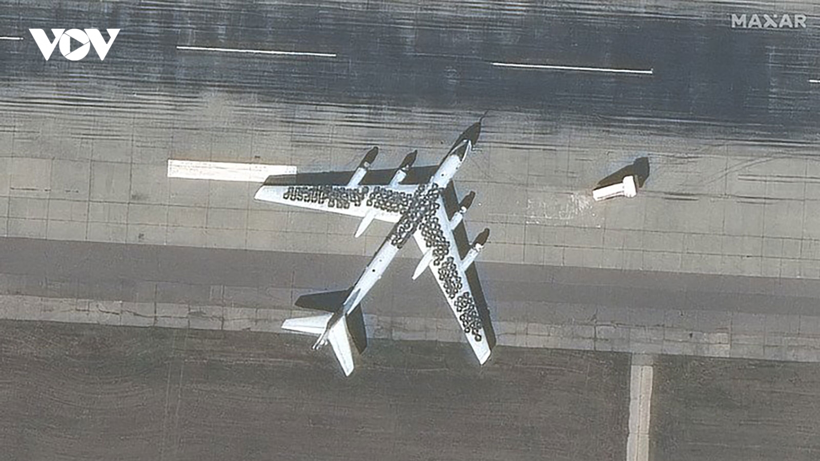 Nga sử dụng lốp xe ô tô bảo vệ oanh tạc cơ Tu-95 trước UAV của Ukraine