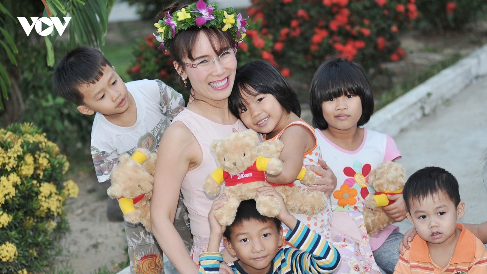 Chủ tịch Vietjet thăm làng SOS dịp Tết Độc lập 2/9