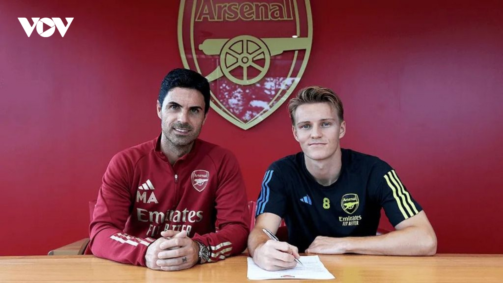 Arsenal thưởng lớn cho “nhạc trưởng” Martin Odegaard