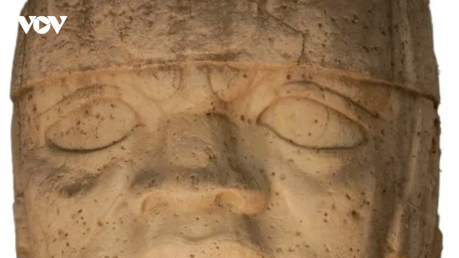Trưng bày bản sao tượng đầu người khổng lồ Olmec tại TP.HCM