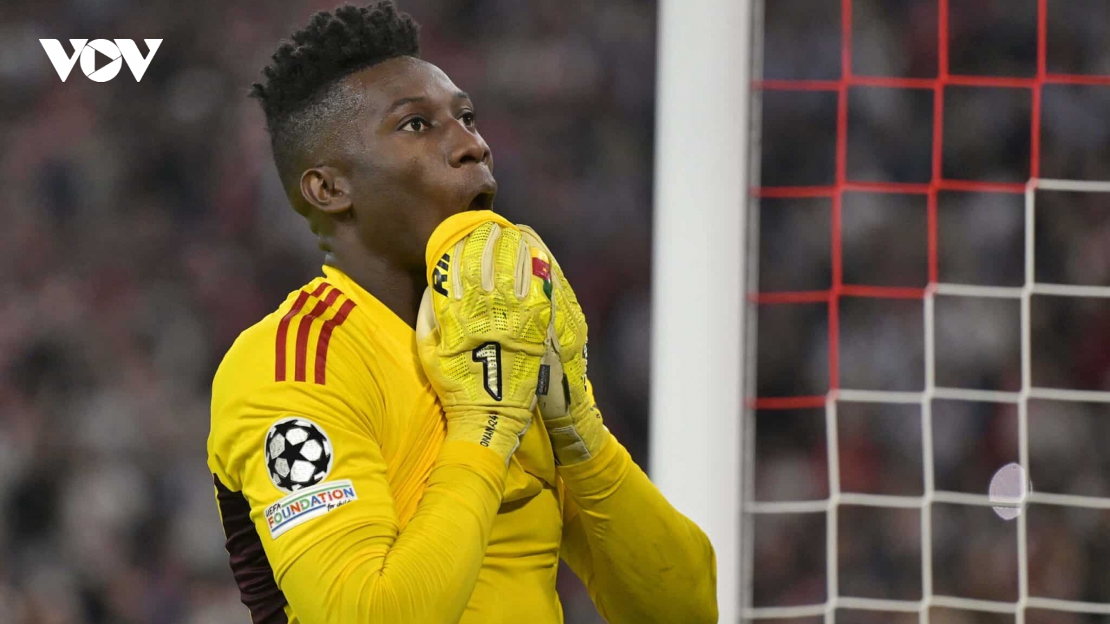 Onana mắc sai lầm, MU thua Bayern Munich sau màn rượt đuổi tỷ số "điên rồ"