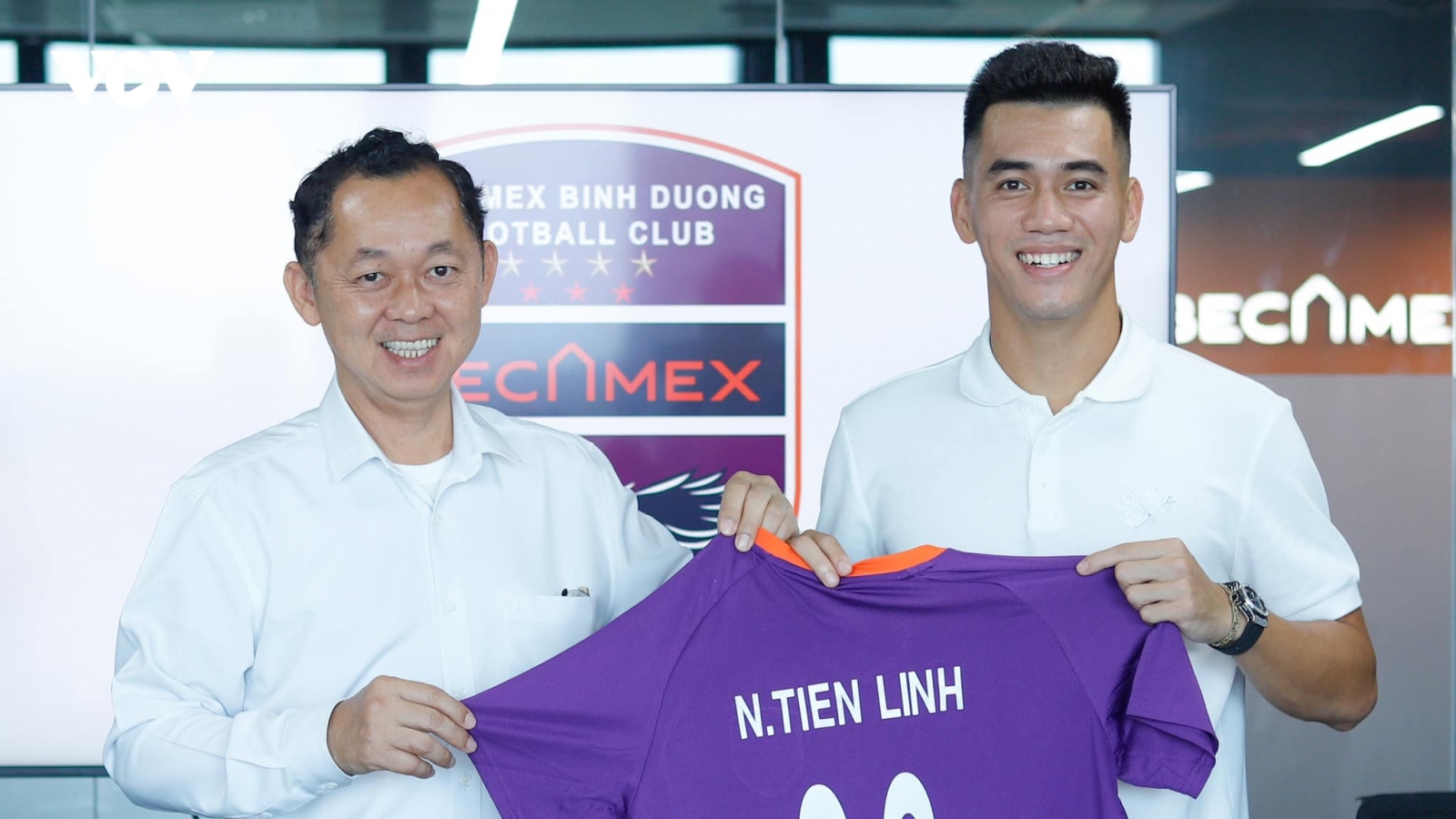 CLB Bình Dương giữ chân thành công tiền đạo Tiến Linh