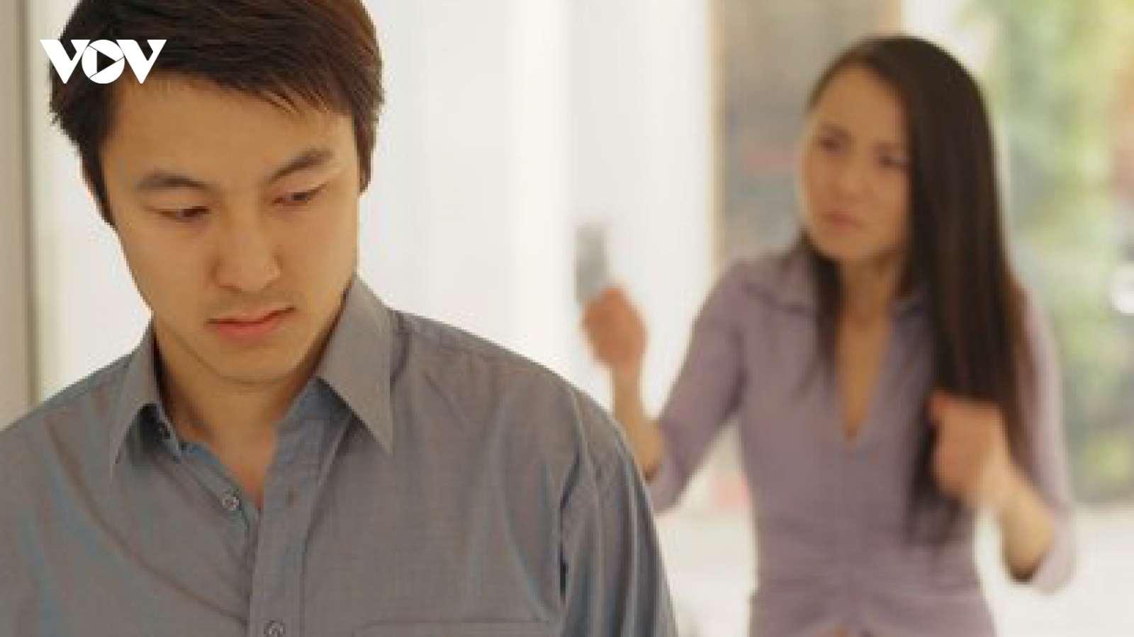 Chồng tôi ấm ức vì bố mẹ chia tài sản không công bằng