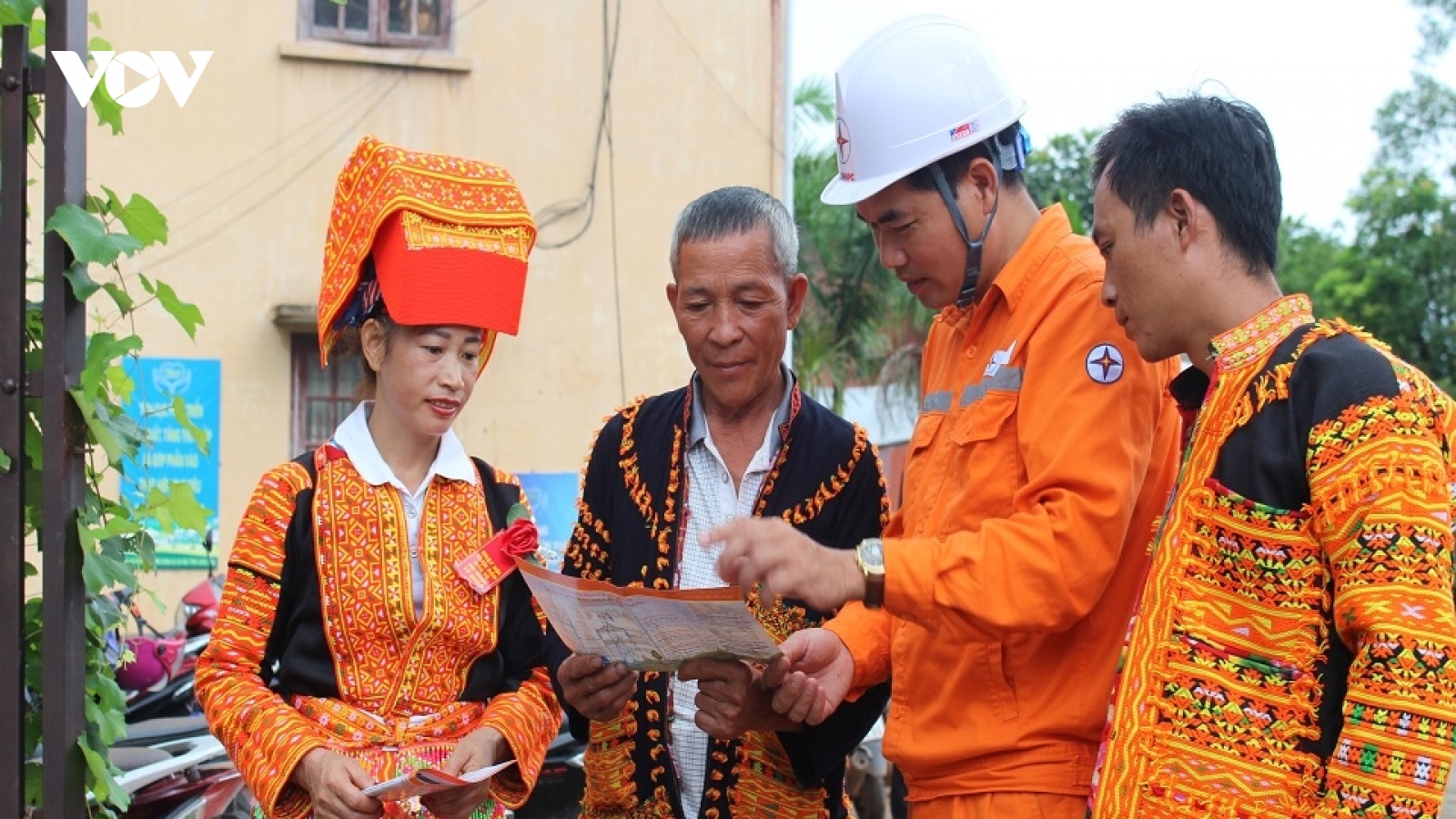 EVNNPC đẩy mạnh tuyên truyền an toàn điện đến với người dân