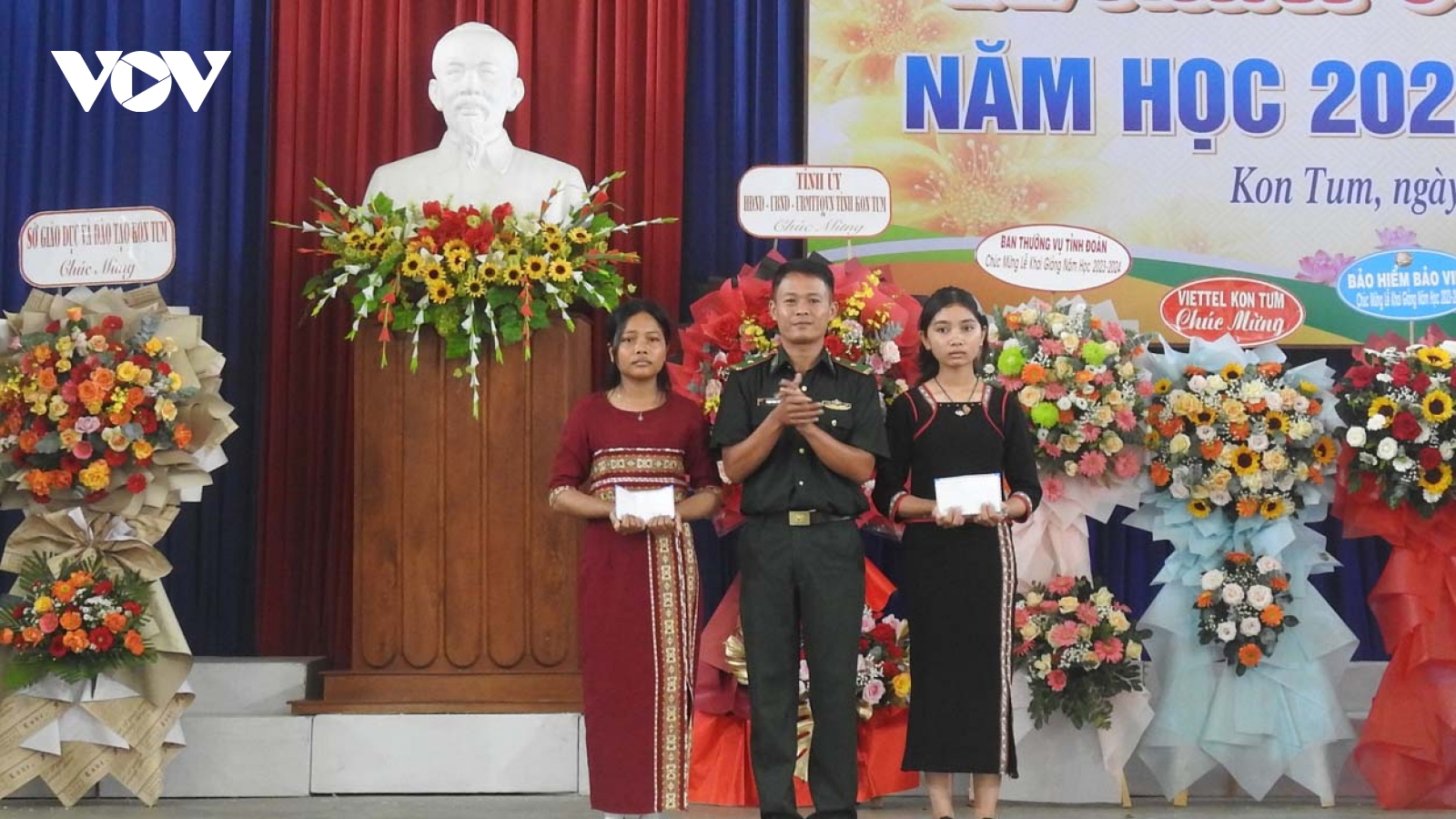 Bộ đội Biên phòng Kon Tum hỗ trợ học sinh khu vực biên giới trên 1,9 tỷ đồng
