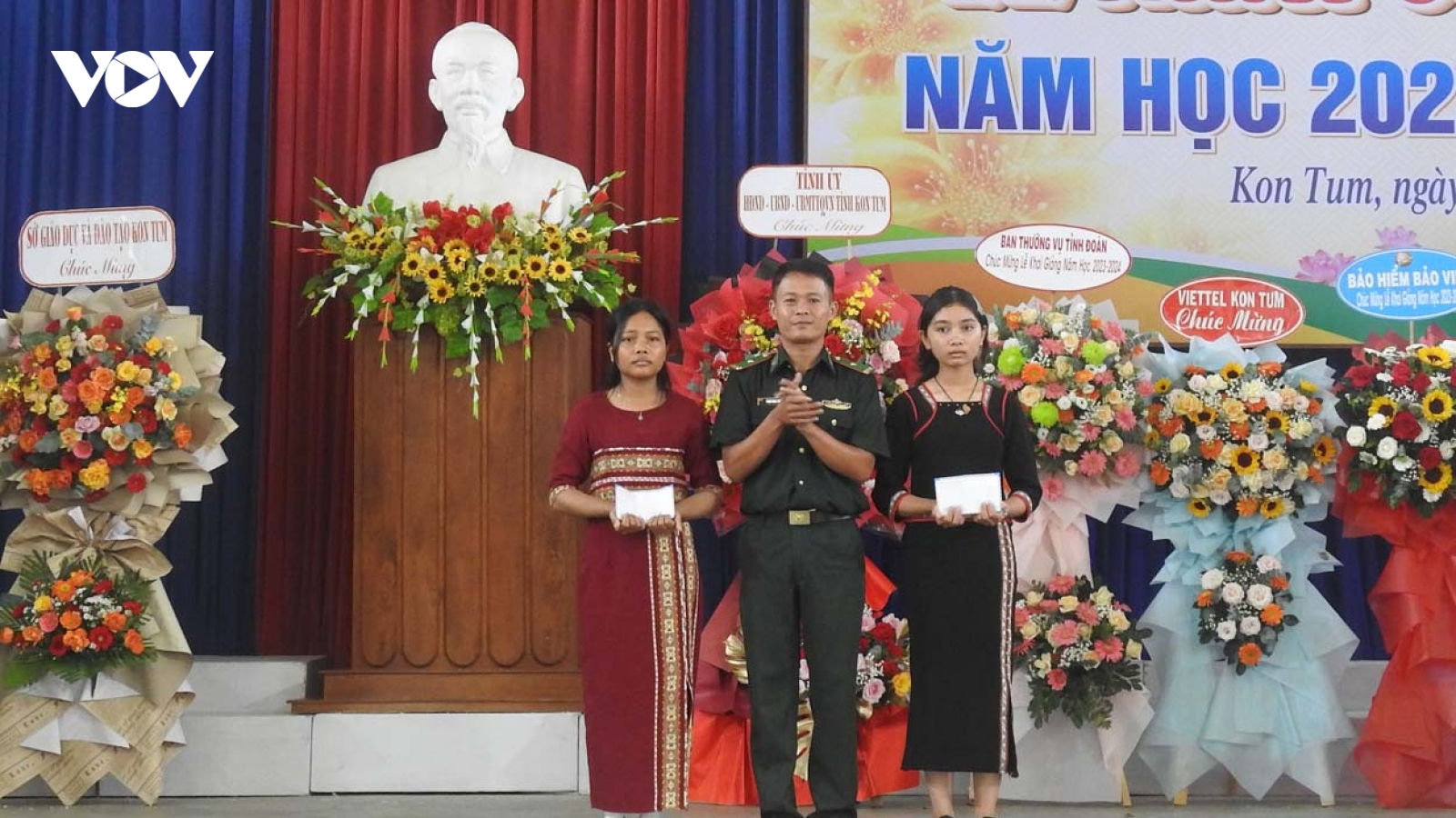 Bộ đội Biên phòng Kon Tum hỗ trợ học sinh khu vực biên giới trên 1,9 tỷ đồng