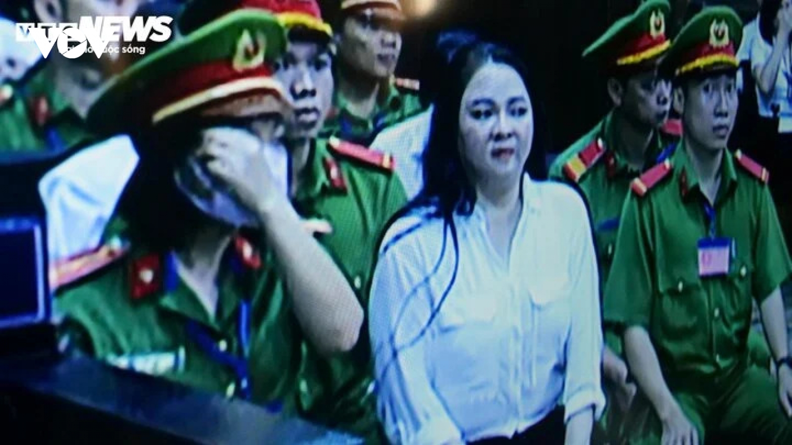 Nguyễn Phương Hằng bị tuyên phạt 3 năm tù
