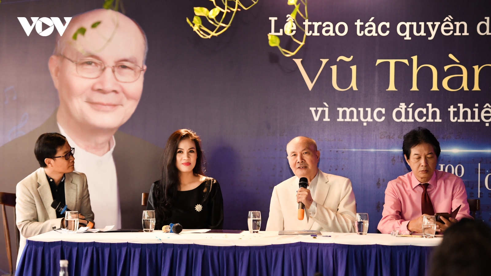 Nhạc sĩ Vũ Thành An tặng toàn bộ tiền tác quyền âm nhạc làm thiện nguyện