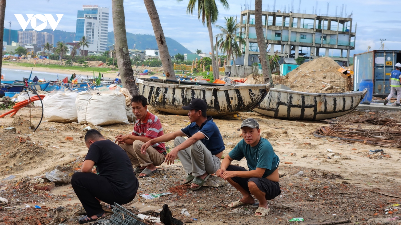 Đà Nẵng: Dân làng chài Nam Ô phản đối doanh nghiệp chắn lối xuống biển