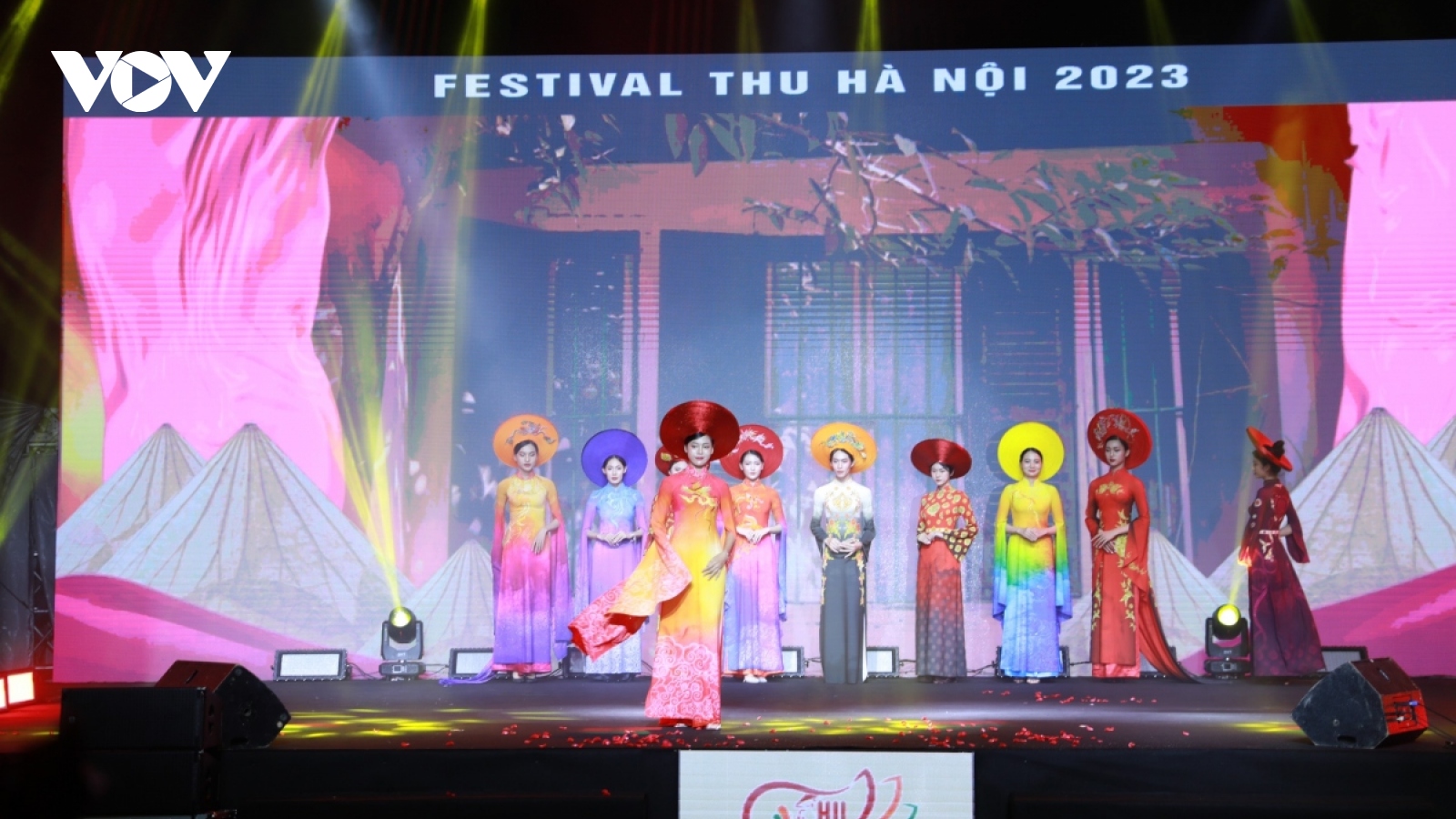 First-ever autumn festival opens in Hanoi