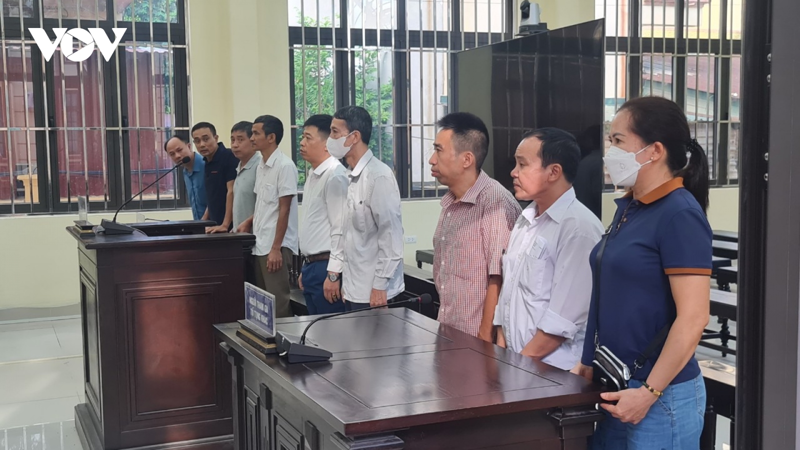 Hoãn xét xử vụ án dàn lãnh đạo thôn ở Bắc Ninh tự ý bán đất trái thẩm quyền