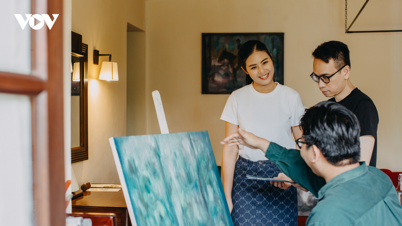 Hoa hậu Ngọc Hân mở trại sáng tác mỹ thuật đồng hành cùng các họa sĩ trẻ