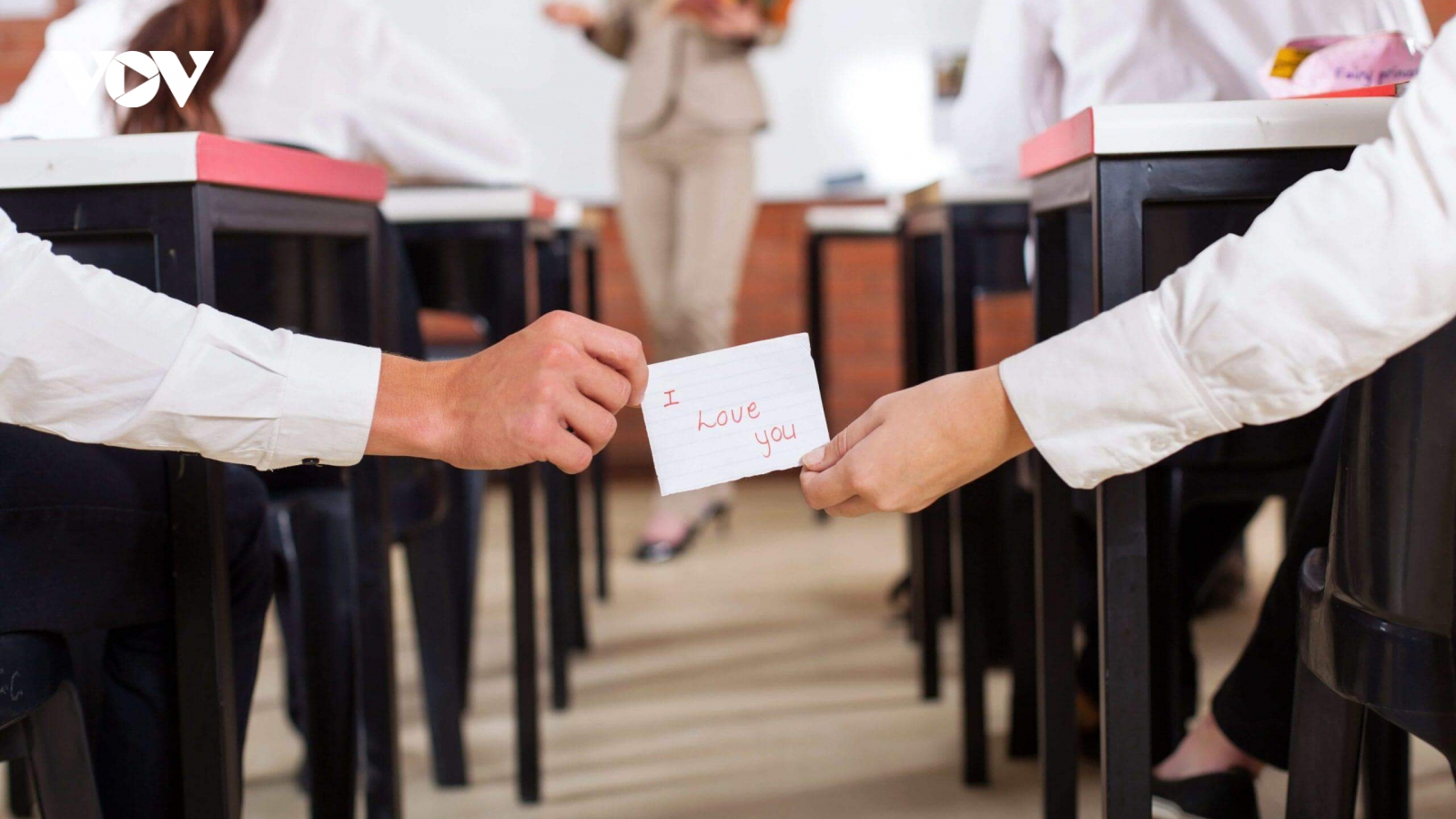 Cha mẹ cần làm gì khi phát hiện con yêu sớm?