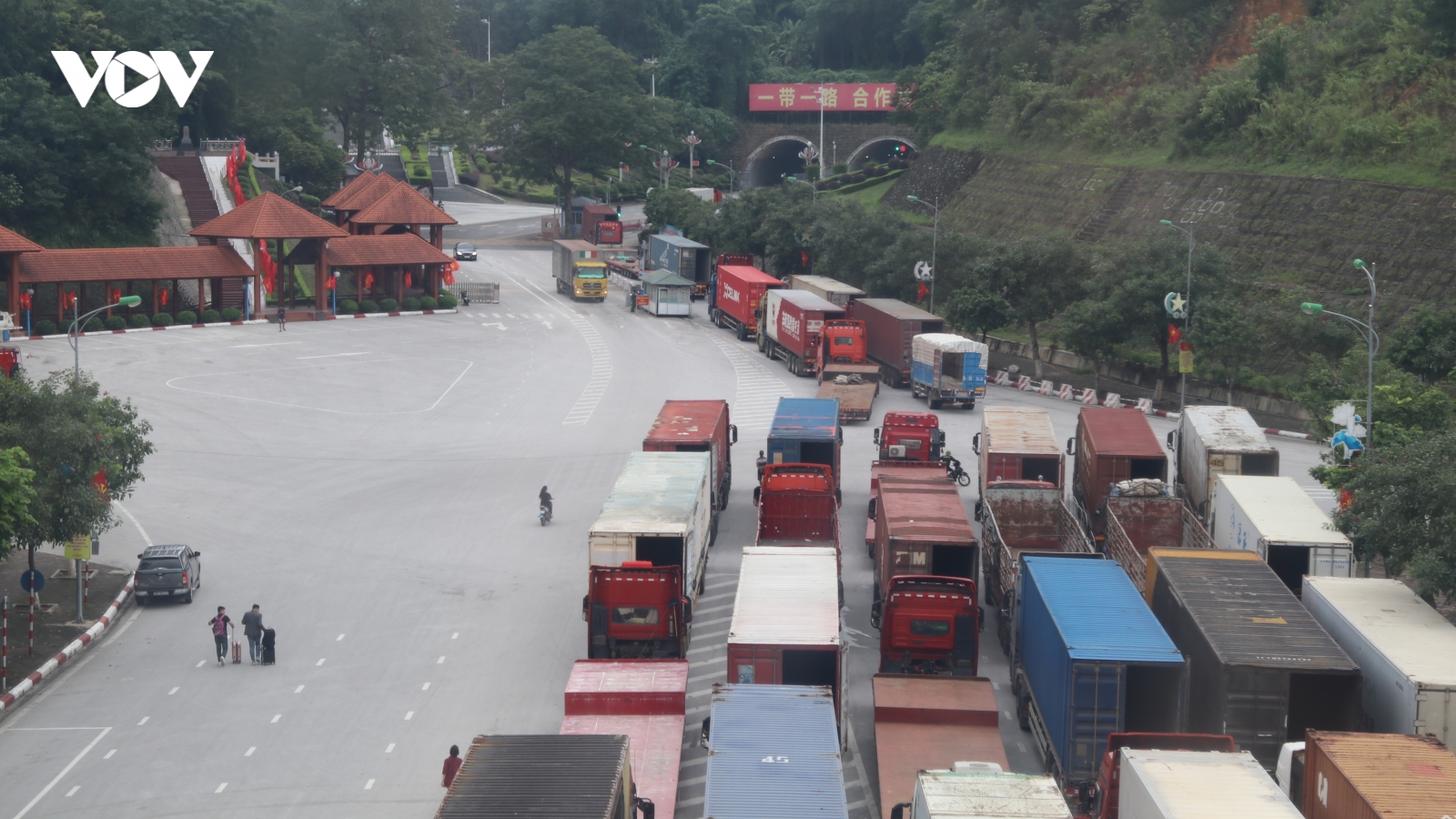 Các cửa khẩu Lạng Sơn nhộn nhịp thông quan hàng hóa