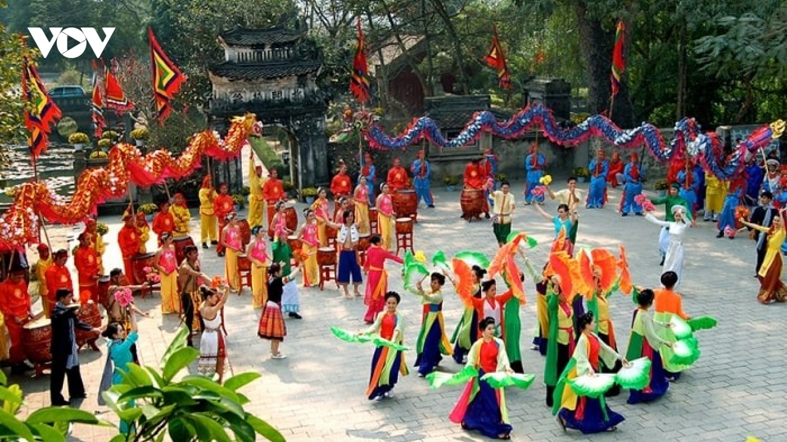 Nghệ thuật sân khấu truyền thống với đời sống lễ hội