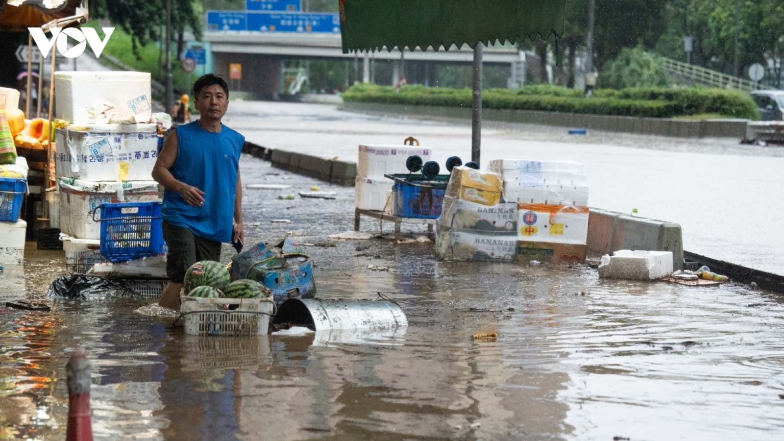 Hong Kong (Trung Quốc) khôi phục hoạt động bình thường sau trận mưa lịch sử