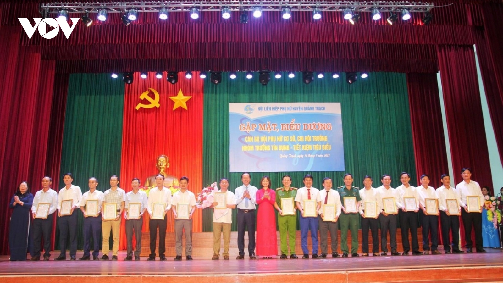 95 nam giới ở Quảng Bình được kết nạp Hội viên danh dự Hội LHPN tỉnh