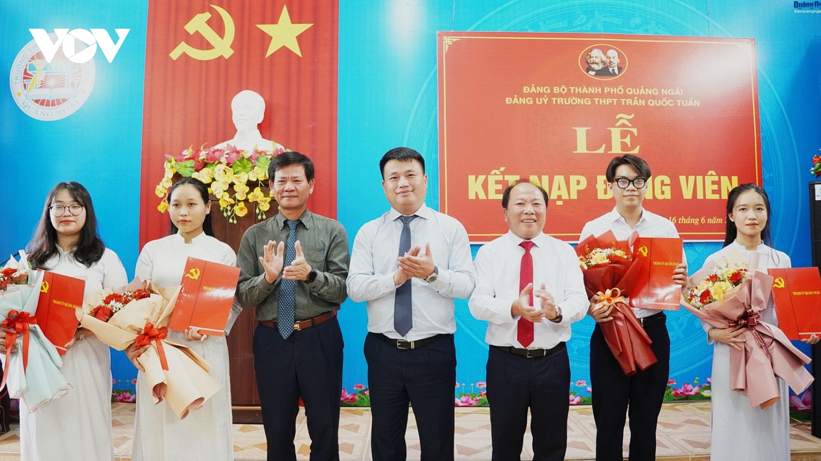 Tự hào những đảng viên học sinh ở Quảng Ngãi
