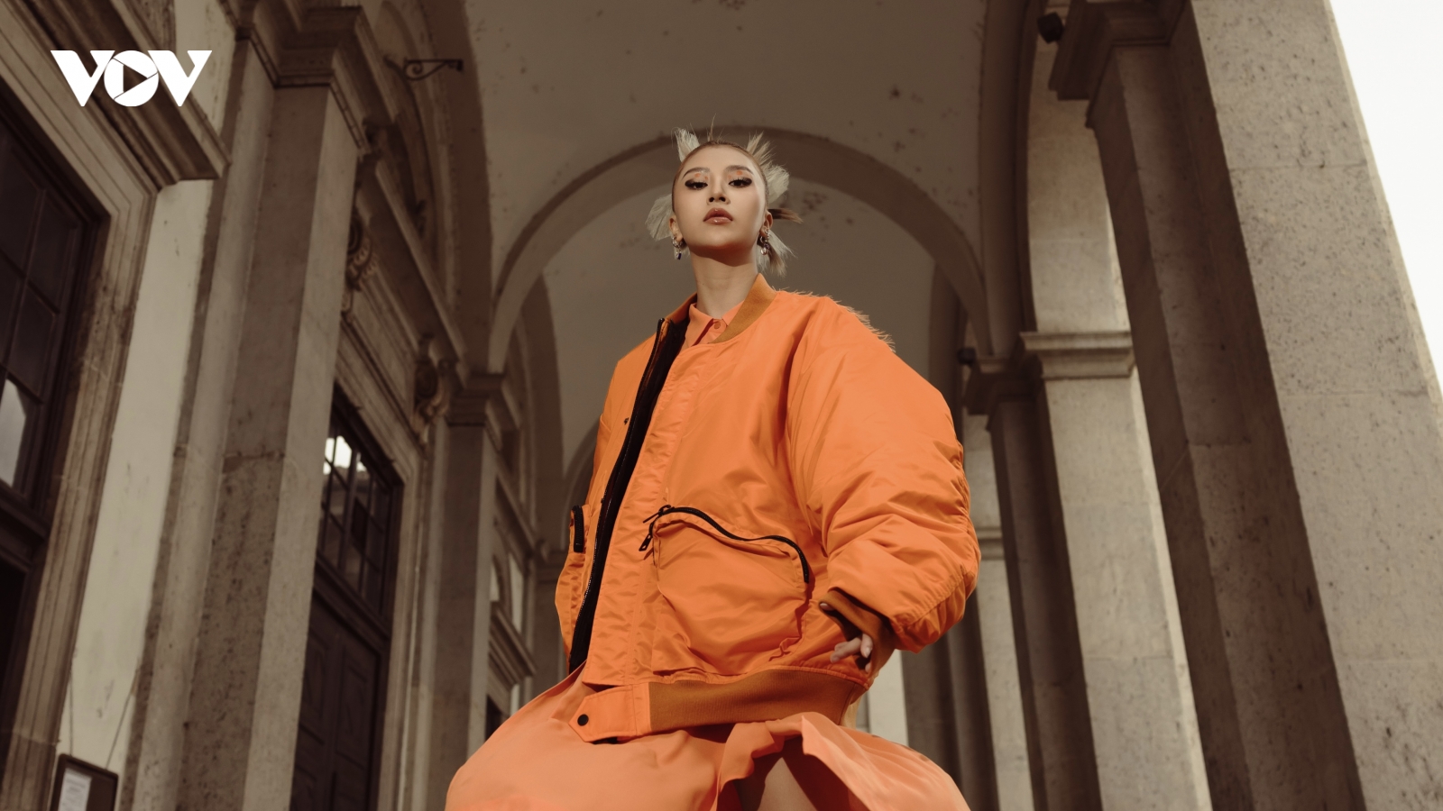 Quỳnh Anh Shyn gây ấn tượng mạnh tại Milan Fashion Week