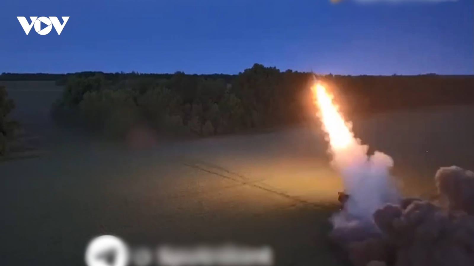 Pháo giàn Tornado-S của Nga giội hỏa lực vào cơ sở hạ tầng quân sự Ukraine