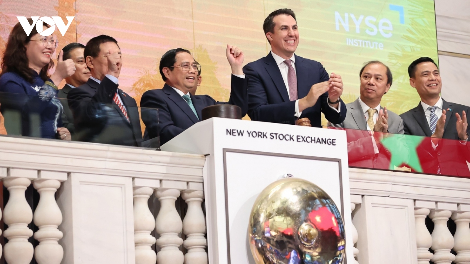 PM Pham Minh Chinh opens NYSE trading session