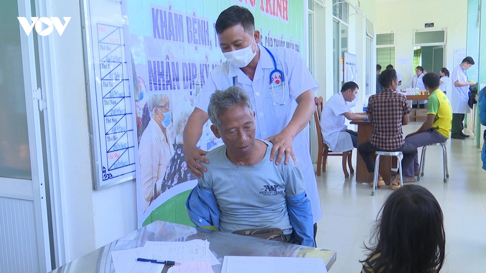Nhiều hoạt động thiết thực chăm lo sức khoẻ cho bà con vùng cao biên giới