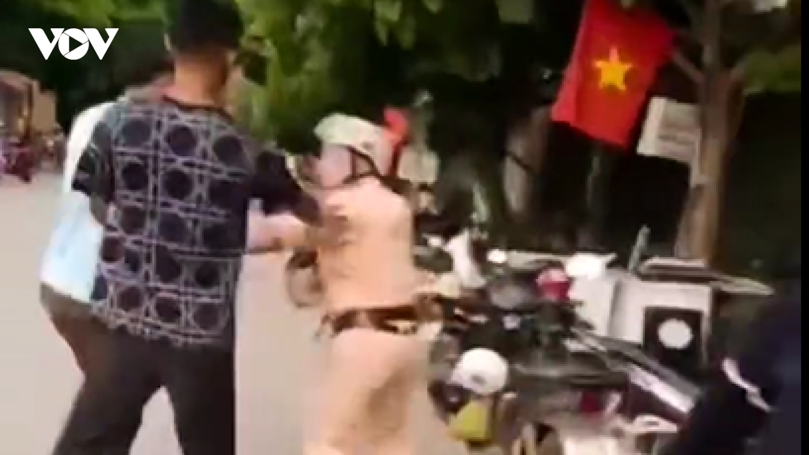 Khởi tố, bắt tạm giam đối tượng đuổi đánh CSGT