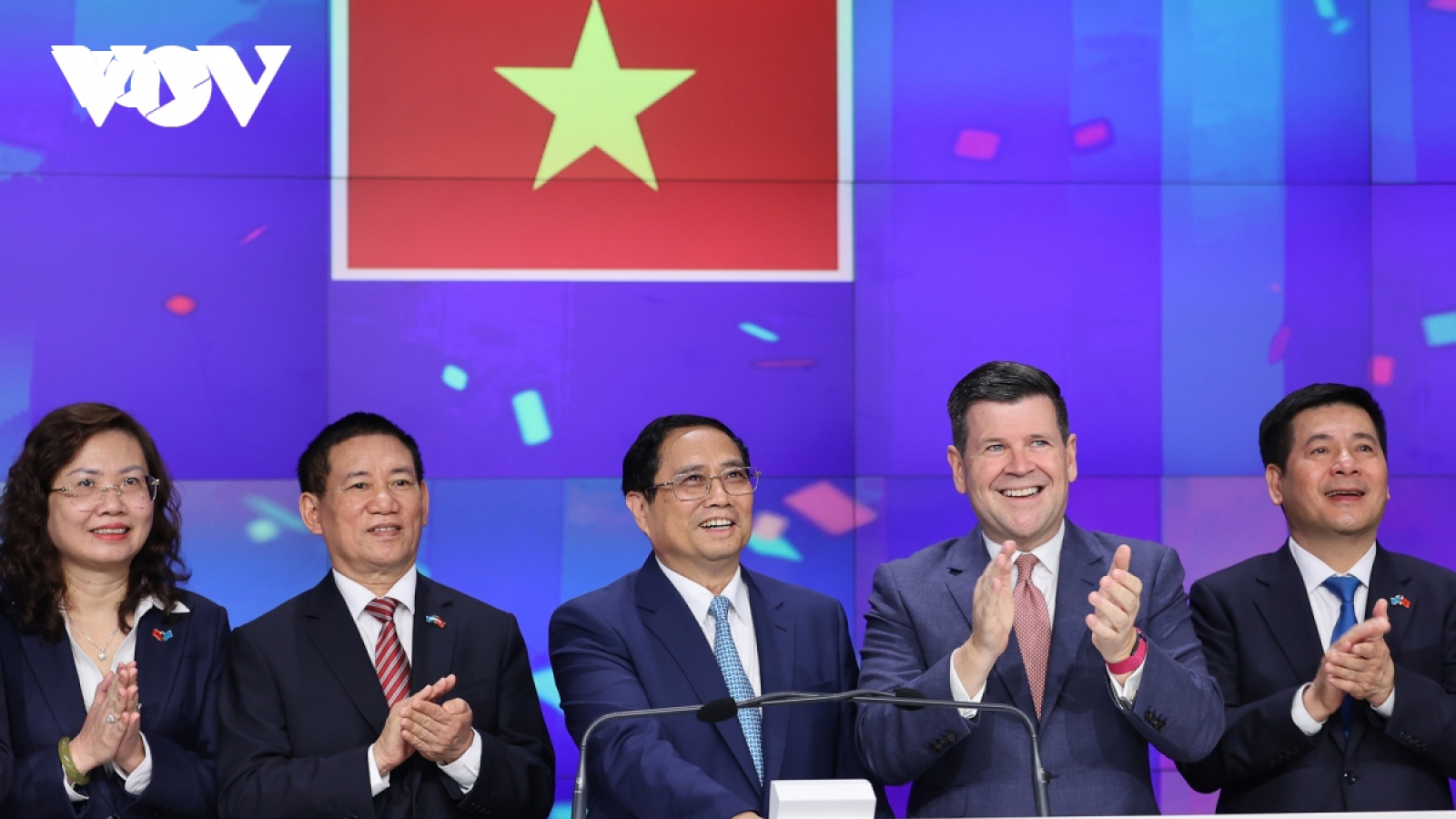 Thủ tướng rung chuông tại Sàn chứng khoán NASDAQ, kêu gọi các nhà đầu tư Hoa Kỳ