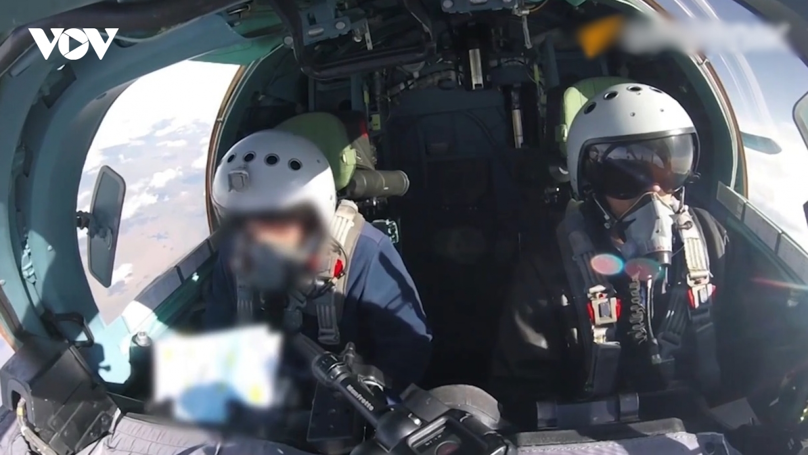 Su-34 của Nga oanh tạc sở chỉ huy và chốt quan sát của Ukraine