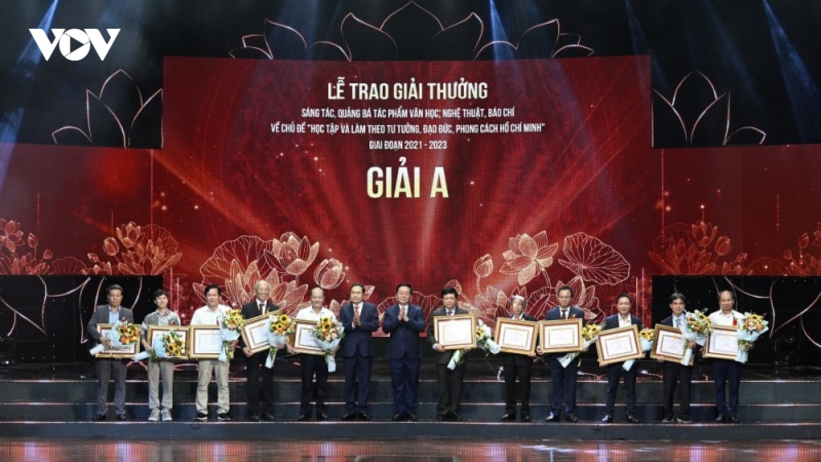 Trao giải thưởng sáng tác, quảng bá tác phẩm văn học, nghệ thuật báo chí