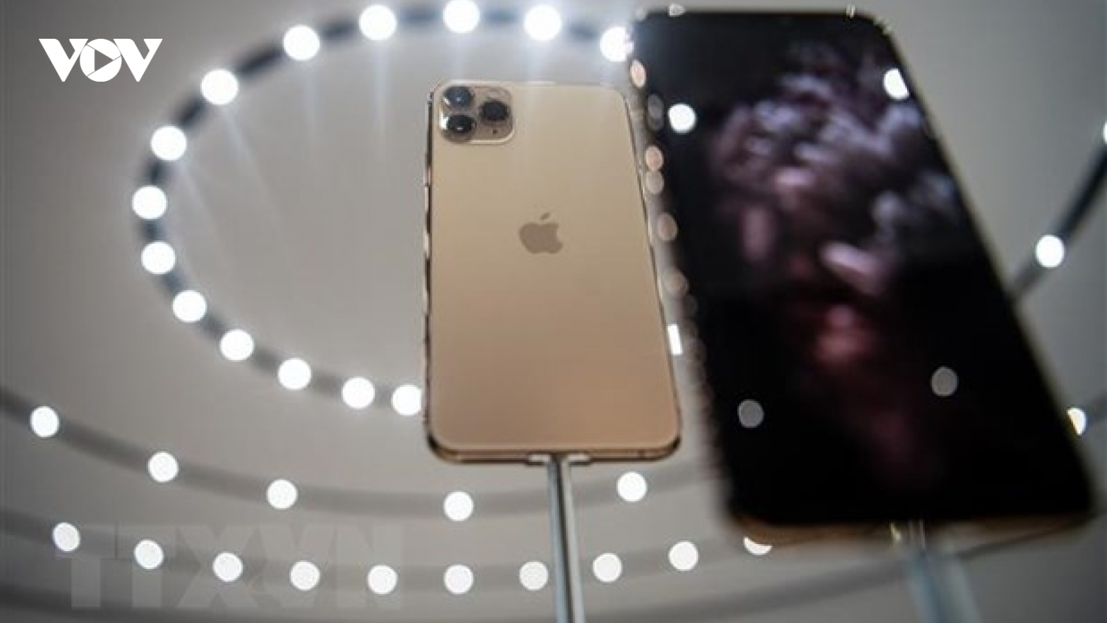 Bỉ xem xét rủi ro sức khỏe tiềm ẩn của iPhone 12