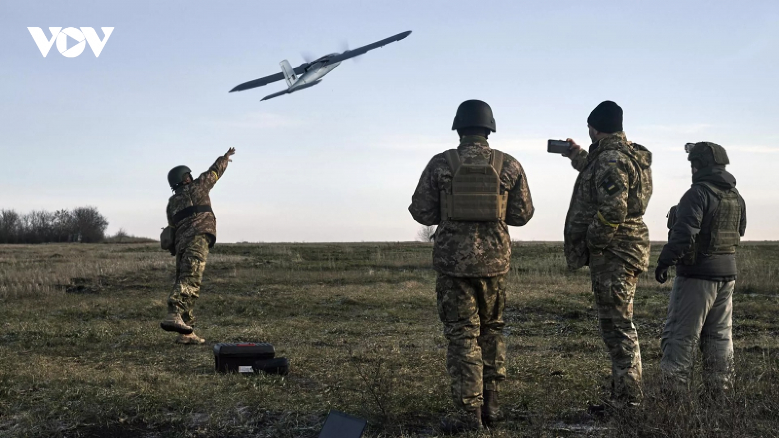 Mối đe dọa từ máy bay chiến đấu và UAV bủa vây lính Ukraine ở miền Đông