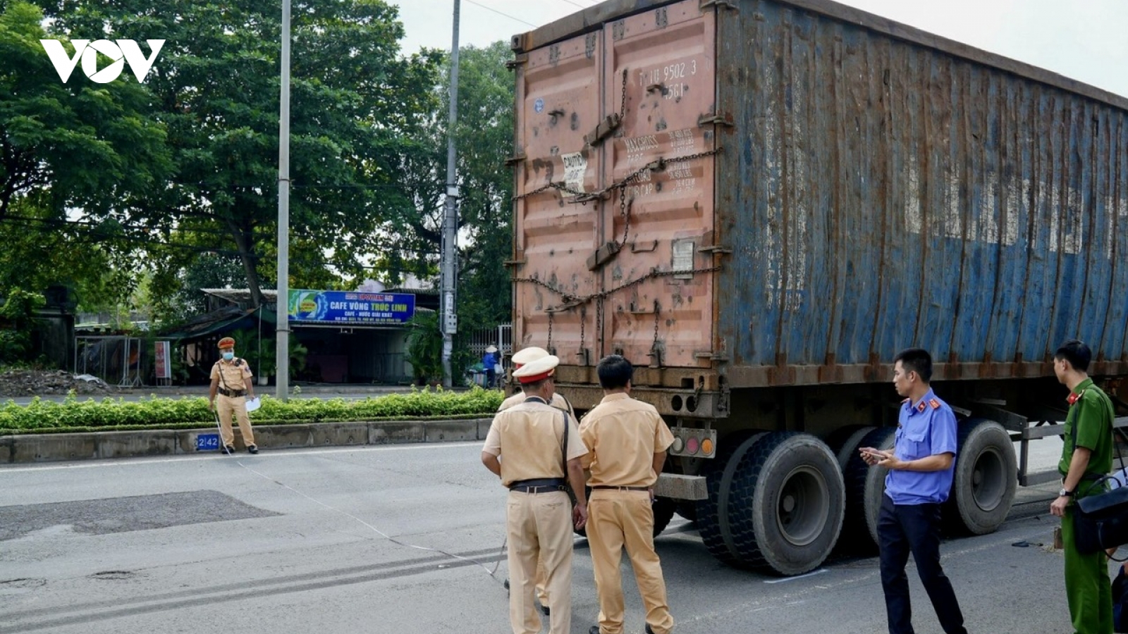 Va chạm với xe container người đàn ông tử vong trên quốc lộ 51