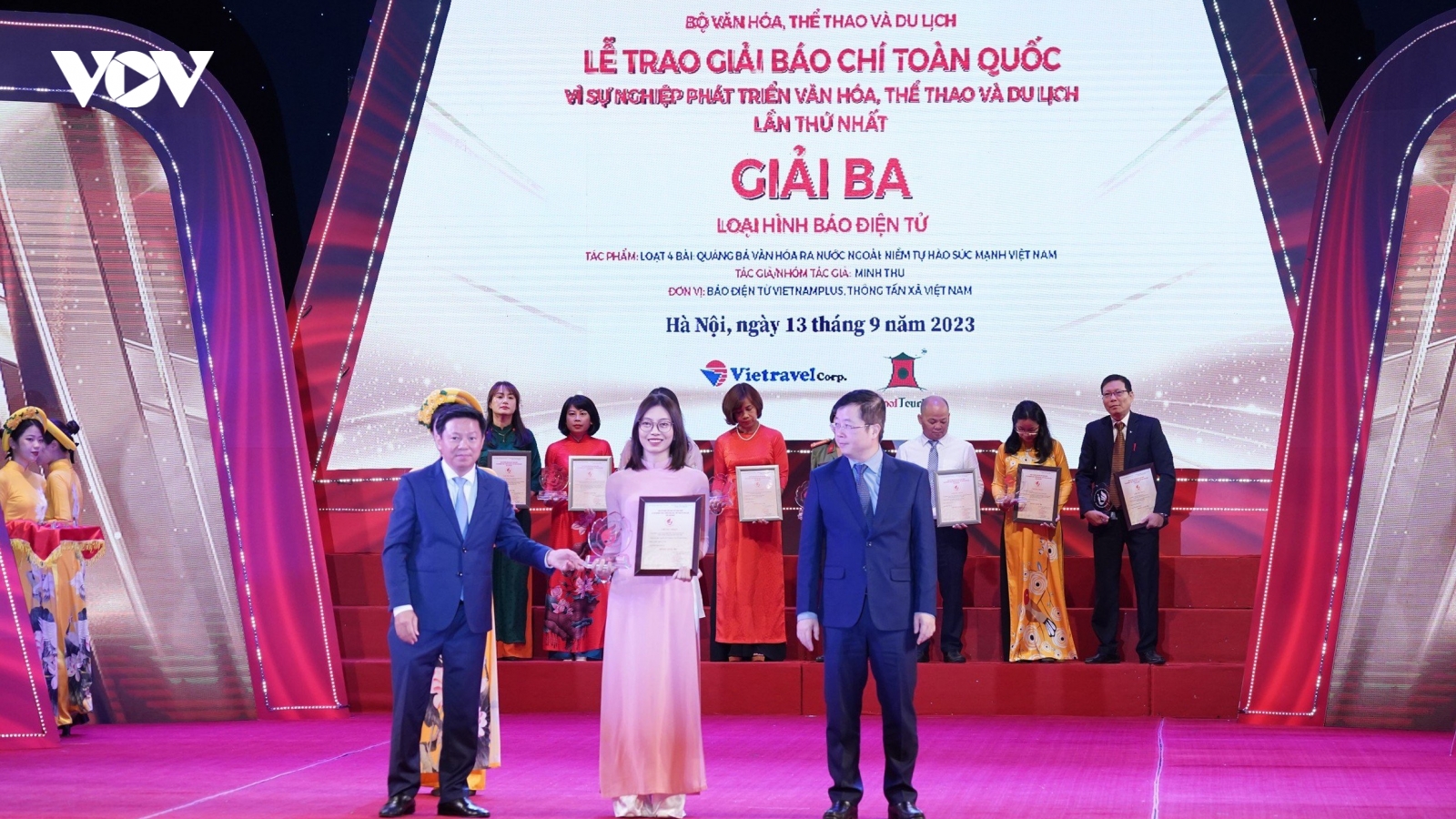 Toàn cảnh lễ trao giải báo chí “Vì sự nghiệp phát triển VH, TT&DL” lần thứ nhất