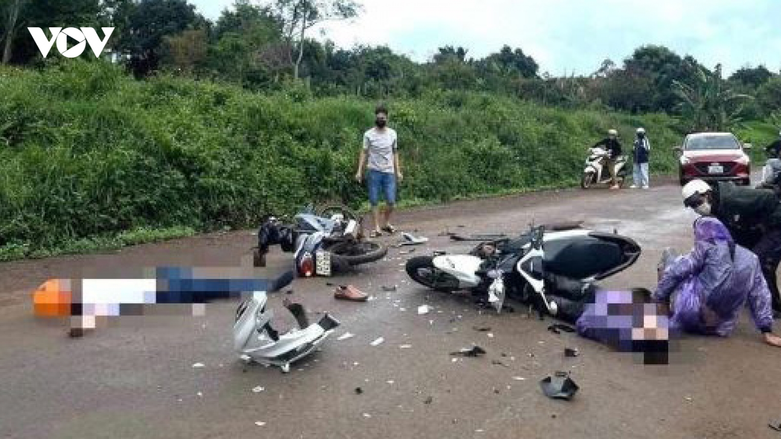 Đắk Lắk: Hai xe máy đâm nhau khiến ba người thương vong