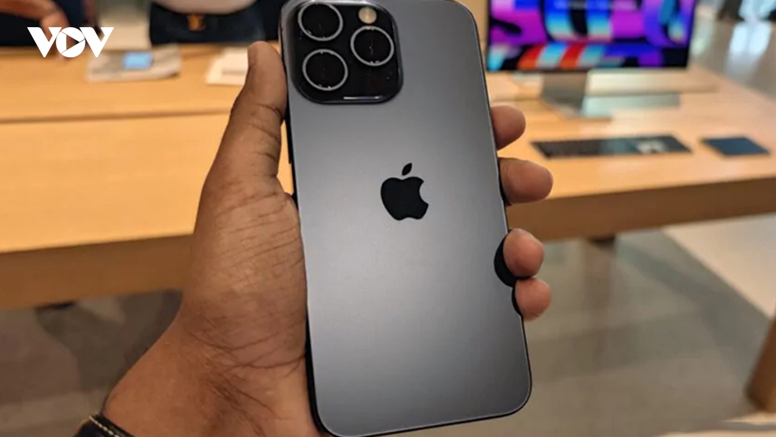 Giá linh kiện iPhone 15 Pro Max tăng 12% so với iPhone 14 Pro Max