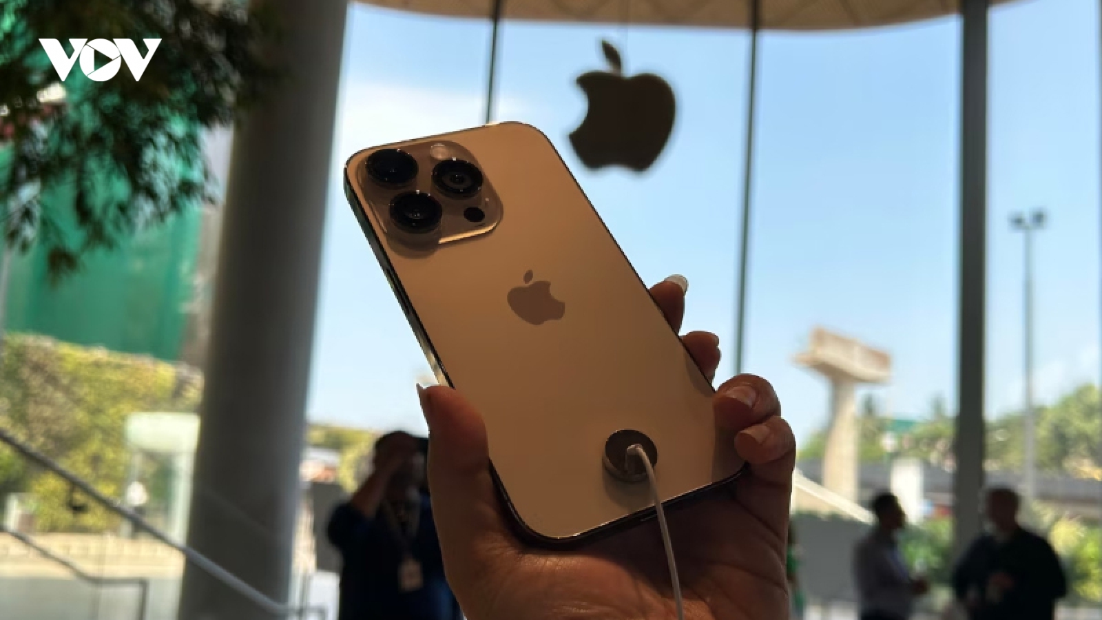 iPhone 15 Pro Max là smartphone có máy ảnh selfie tốt nhất hiện nay