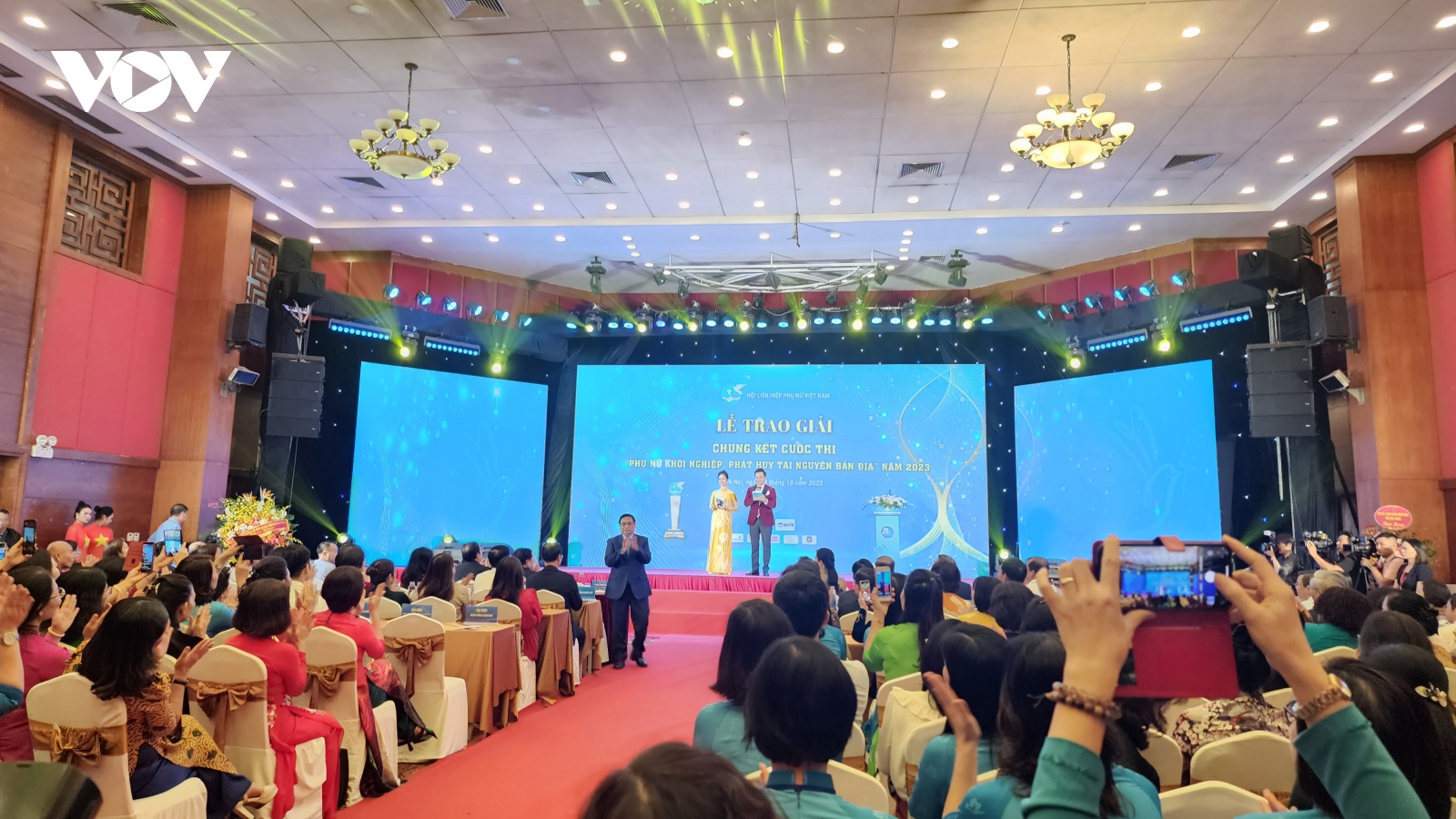 Thủ tướng dự lễ trao giải Chung kết toàn quốc Cuộc thi “Phụ nữ khởi nghiệp"