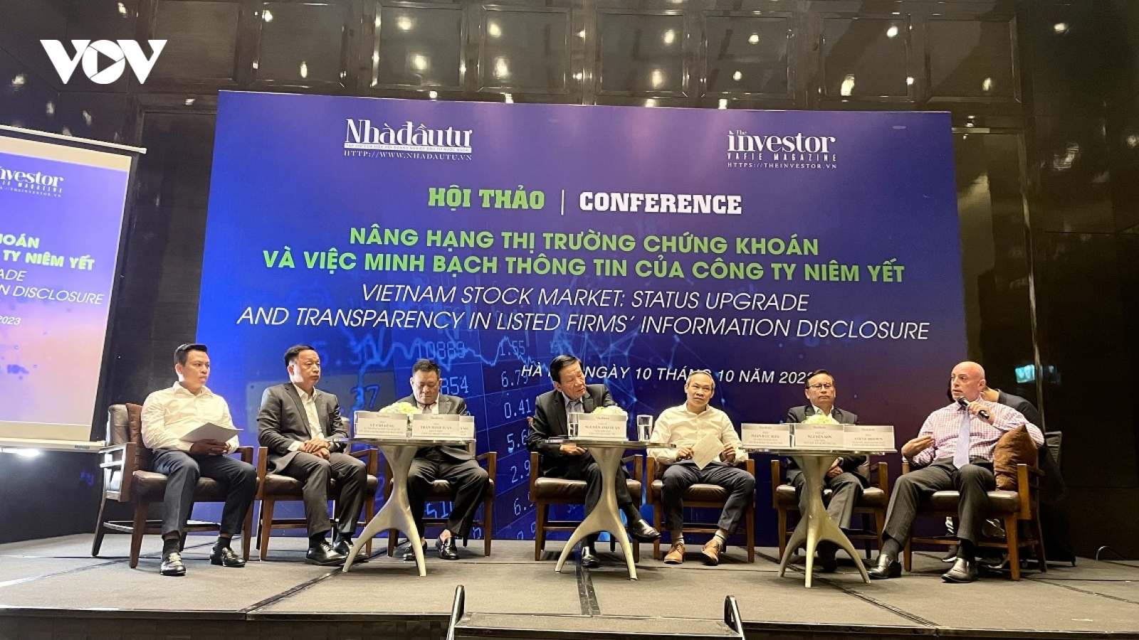“Lấp lại” những khoảng trống để nâng hạng thị trường chứng khoán Việt