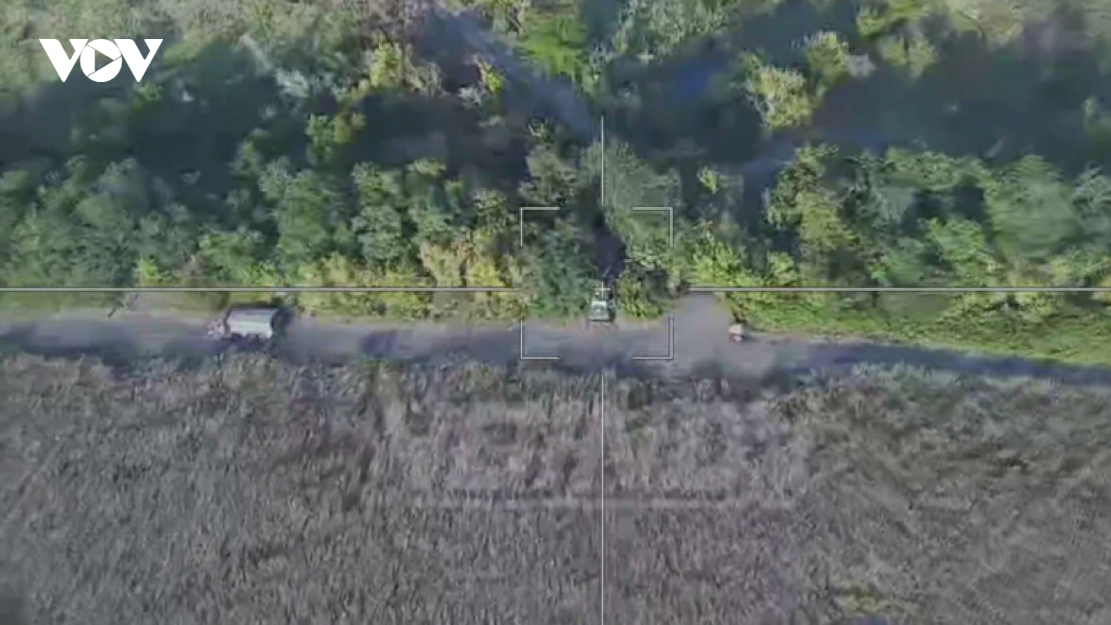 Khoảnh khắc UAV tự sát của Nga lao thẳng vào thiết giáp Ukraine