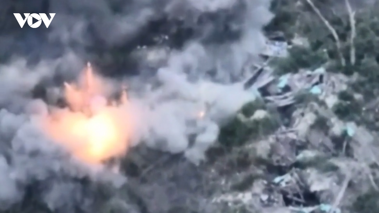 Pháo binh Nga giội bão lửa lên cứ điểm Ukraine ở Donetsk
