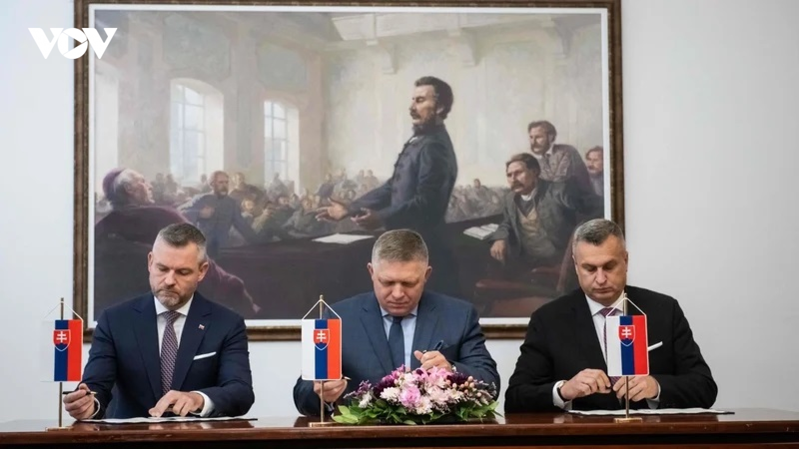 Ba đảng tại Slovakia đạt thỏa thuận thành lập chính phủ liên minh