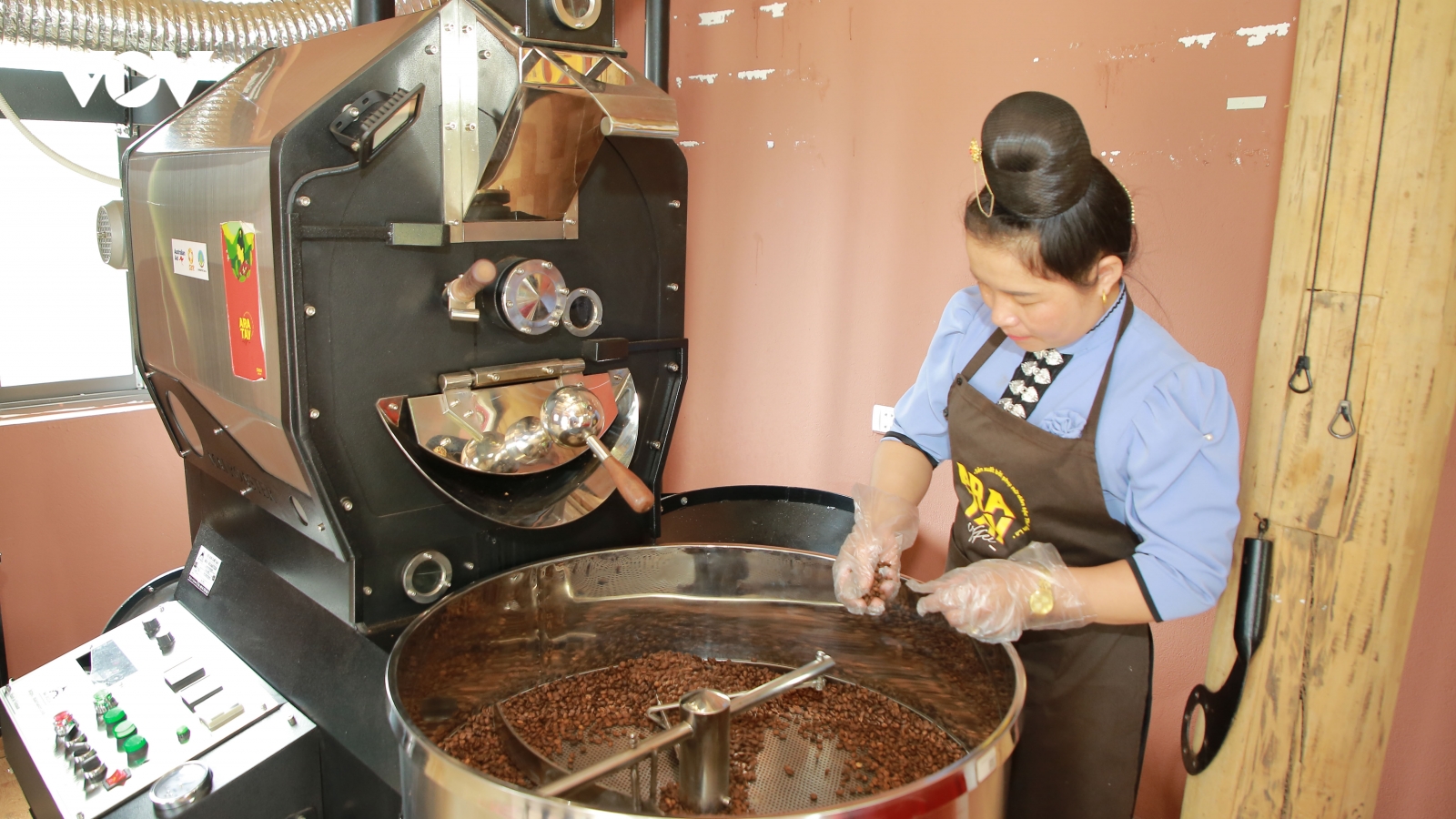 Giá cà phê hôm nay 27/4: Giá cà phê trong nước giảm 1.500 đồng/kg
