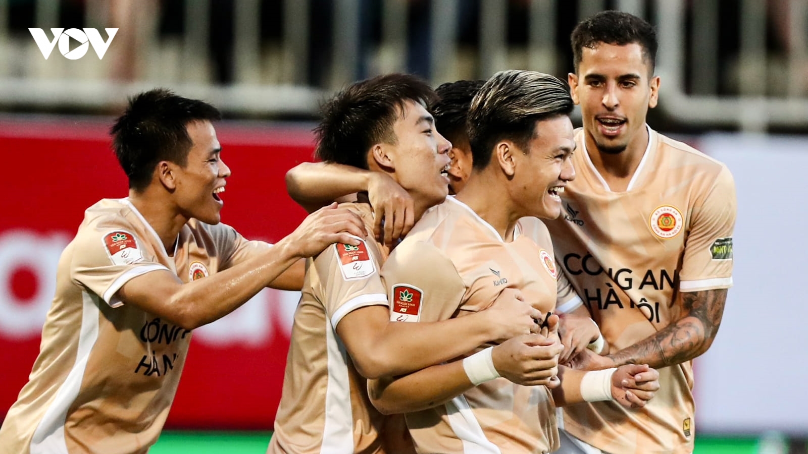 Kết quả V-League 2023/2024: CLB CAHN đại thắng HAGL, Hà Tĩnh thoát thua SLNA