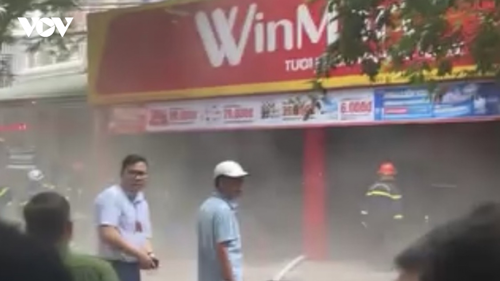 Cháy siêu thị WinMart+ tại Cầu Giấy, Hà Nội