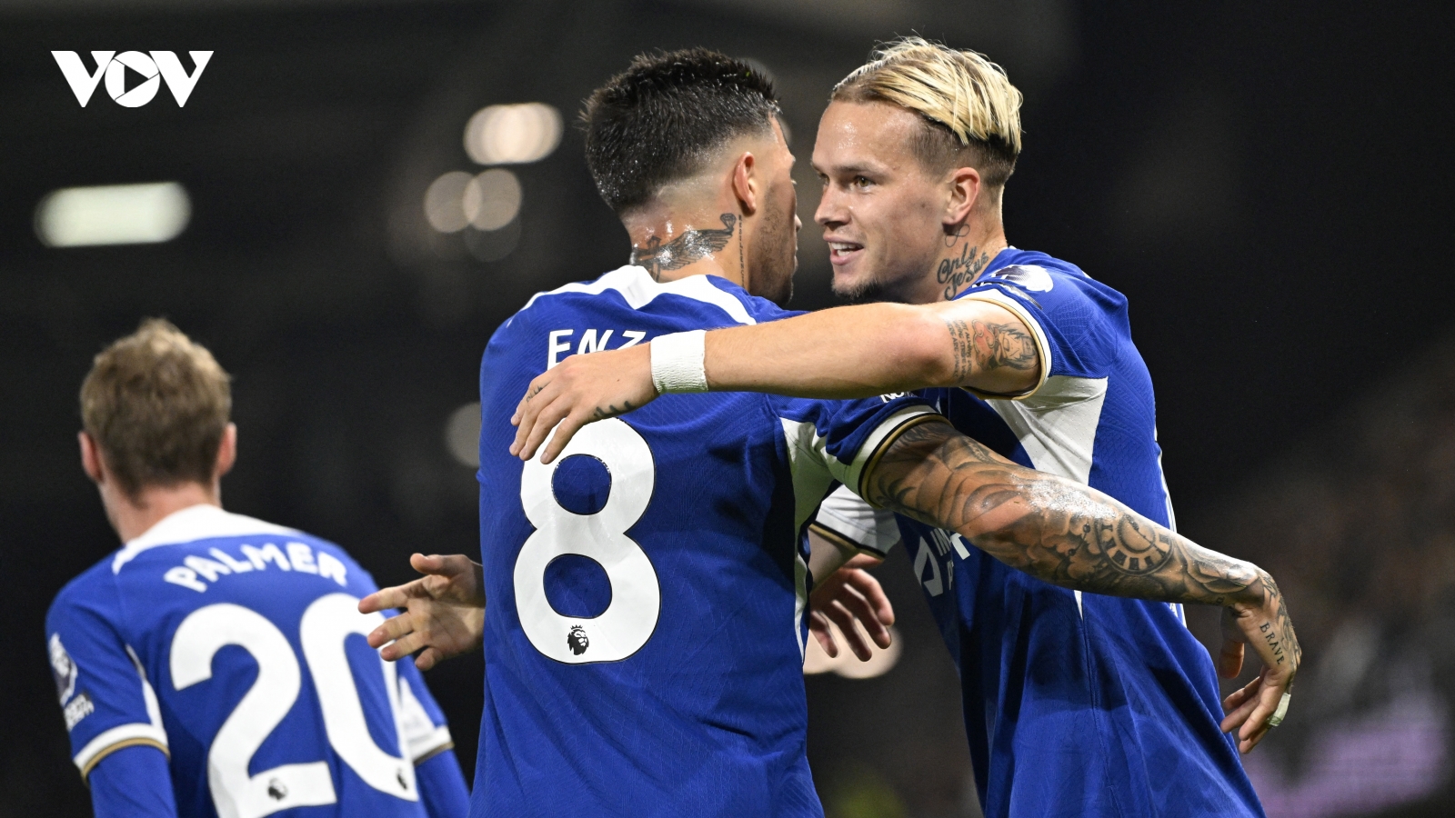 Chelsea lần đầu chiến thắng trên sân khách ở Ngoại hạng Anh mùa này