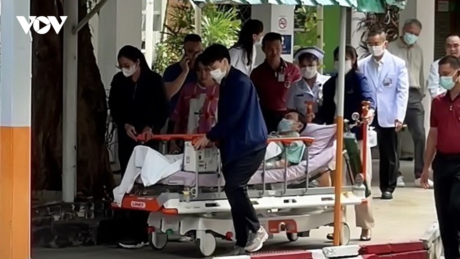 Cựu Thủ tướng Thái Lan Thaksin lần đầu xuất hiện kể từ khi nhập viện