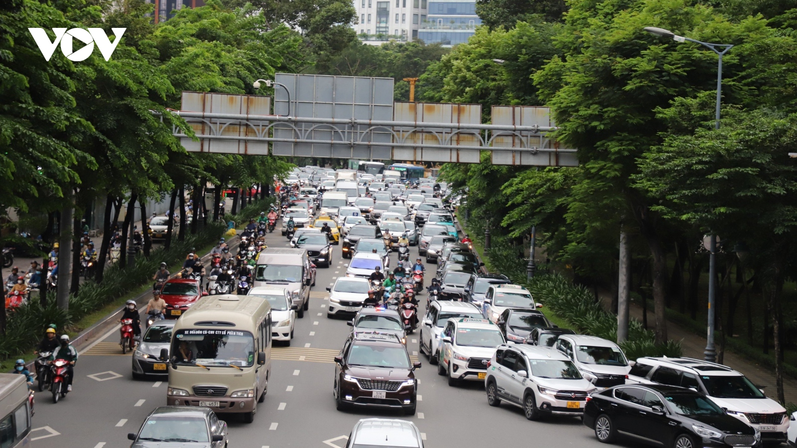 Đề xuất mới nhằm giảm ùn tắc khu sân bay Tân Sơn Nhất