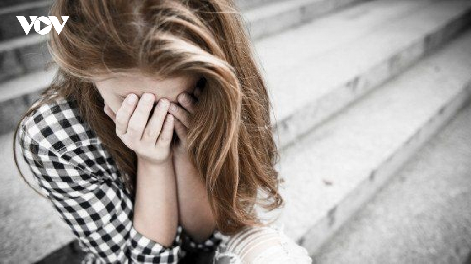 Con gái tôi không muốn sống cùng bố dượng khi mẹ lấy chồng mới